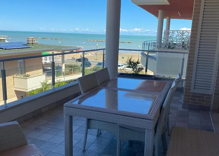 “le Vele” Porto San Giorgio